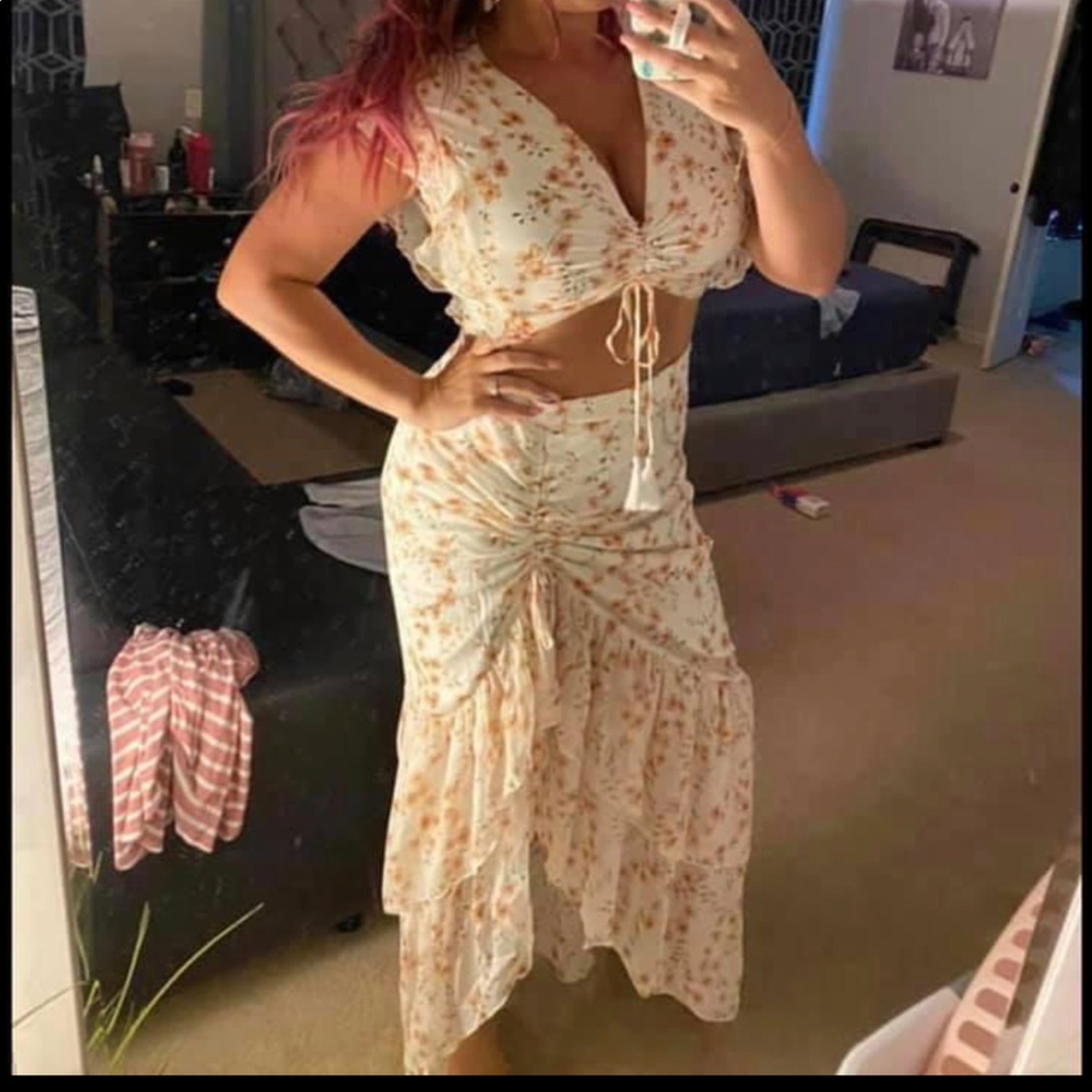 Fashion Nova 2 piece floral outfit